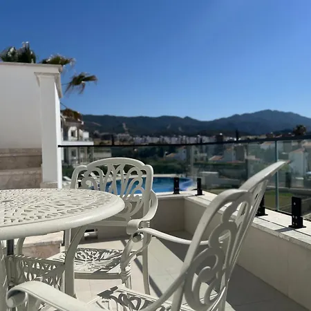 Hébergement de vacances Carrington Holidays *