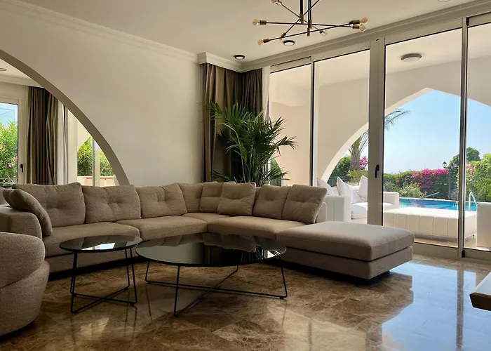 Carrington Holidays Дом отдыха