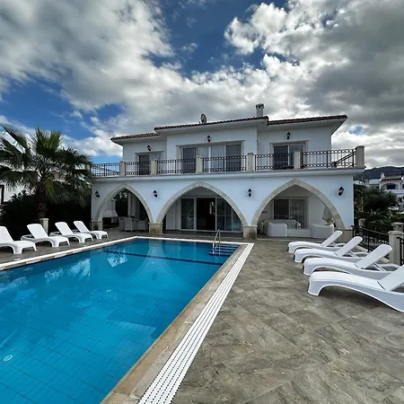Carrington Holidays Girne