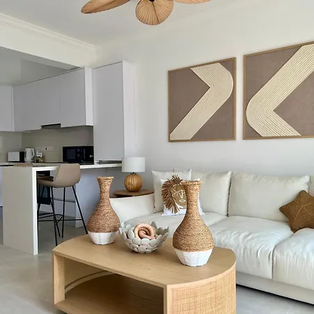 Carrington Holidays Feriehus Kyrenia (Northern Cyprus)