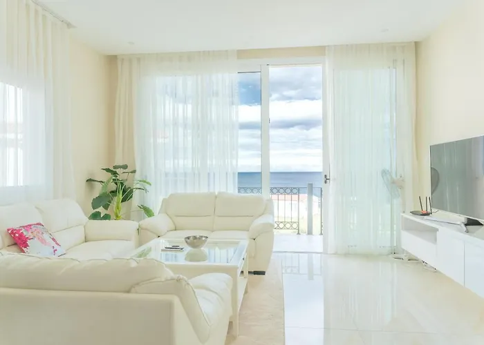 Carrington Holidays * キレニア