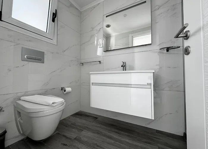 Carrington Holidays キレニア