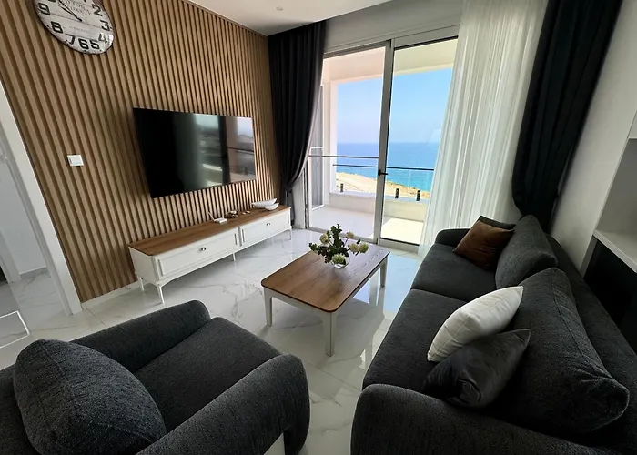 Carrington Holidays * キレニア