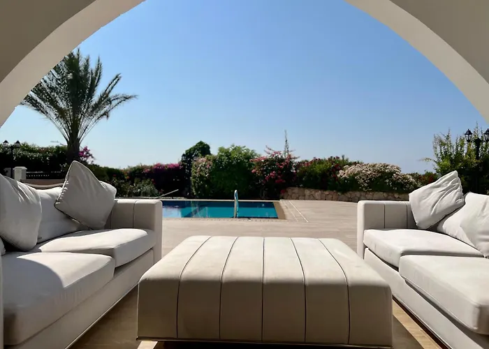 Carrington Holidays * キレニア