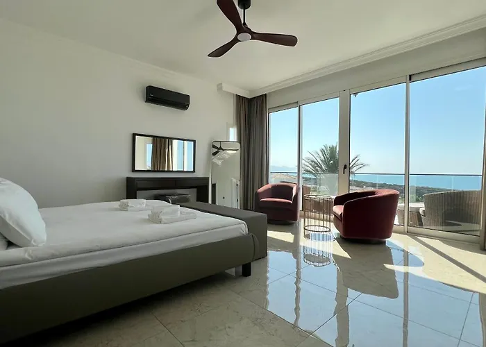 Carrington Holidays 別荘 キレニア