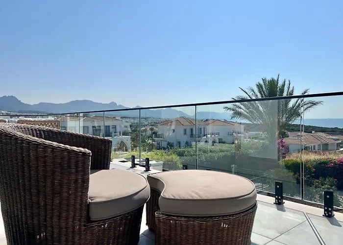 別荘 Carrington Holidays キレニア