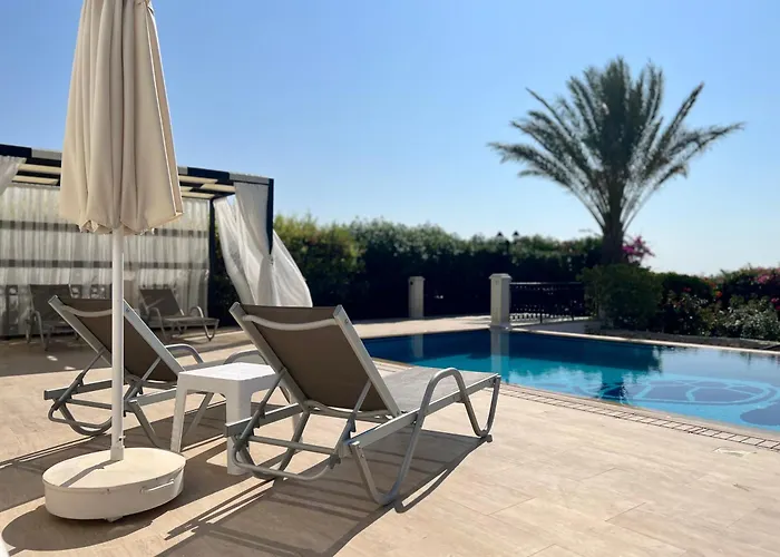 Carrington Holidays * キレニア