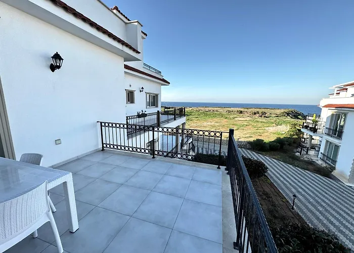 Carrington Holidays 別荘 キレニア