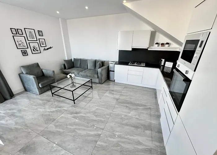 Carrington Holidays * キレニア