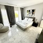Case de vacanță Carrington Holidays *